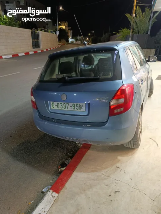 سيارة نضيفة وخالية من الحوادث