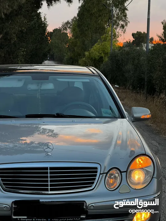 كرت ابيض Mercedes Benz E200وقابل للبدل