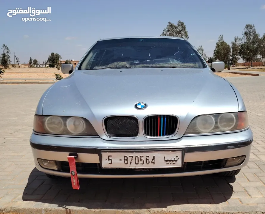 فنس واحد Bmw525 نضيفا