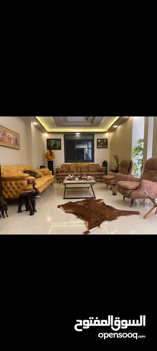 ،شقه للبيع في منطقه اردنا  رام الله  مساحه الشقه 340متر tغرف نومo