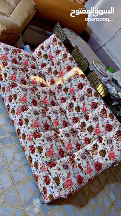 كنبة بابلي ثلاثية تفصيل بحالة ممتازة