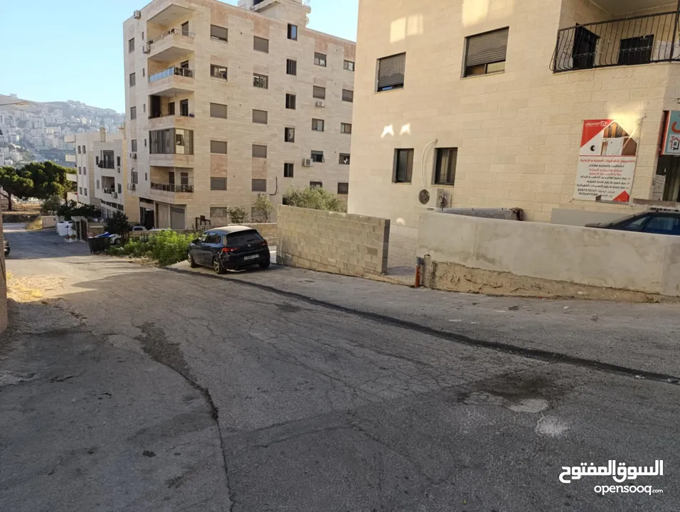 مستودع تجاري في نابلس المعاجين بلقرب من مدرسه الانجليزيه مساحه 200متر ارتفاع السقف 4متر ونص 5 مع رمب