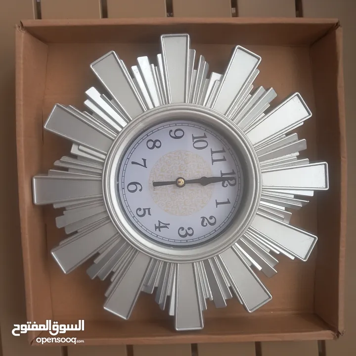 ساعات حائط للبيع