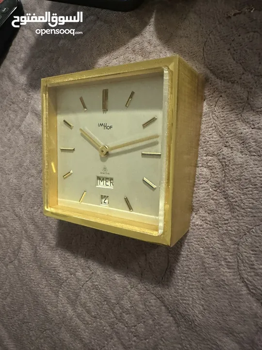 ساعة سويسريه منضديه ذهبيه نادره