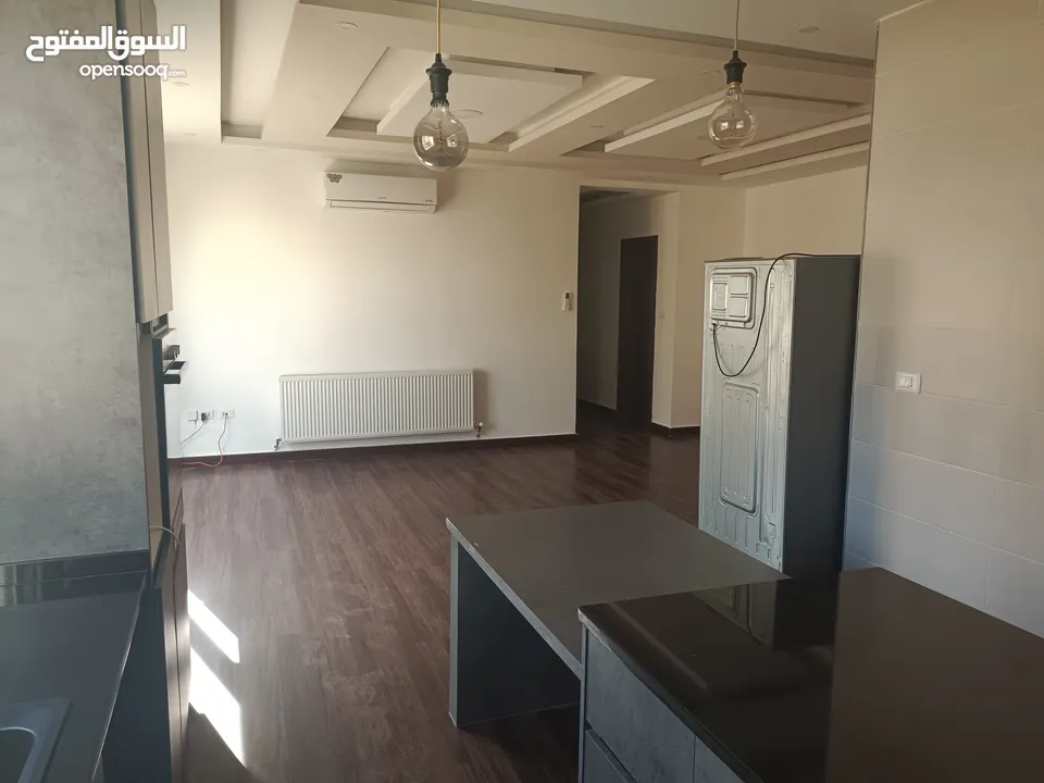 شقة فاخرة مع روف الجبيهة ضاحية الرشيد قرب دوار الجاذبية 180م مع روف غير مبني اطلالة رائعة جدا