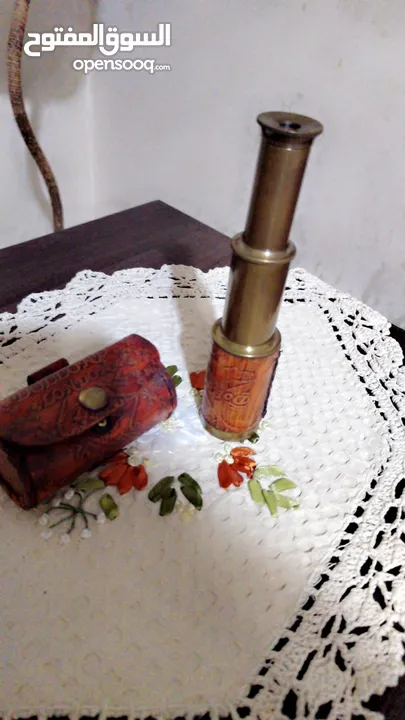 منظار نحاس حجم صغير بعلبته الجلد