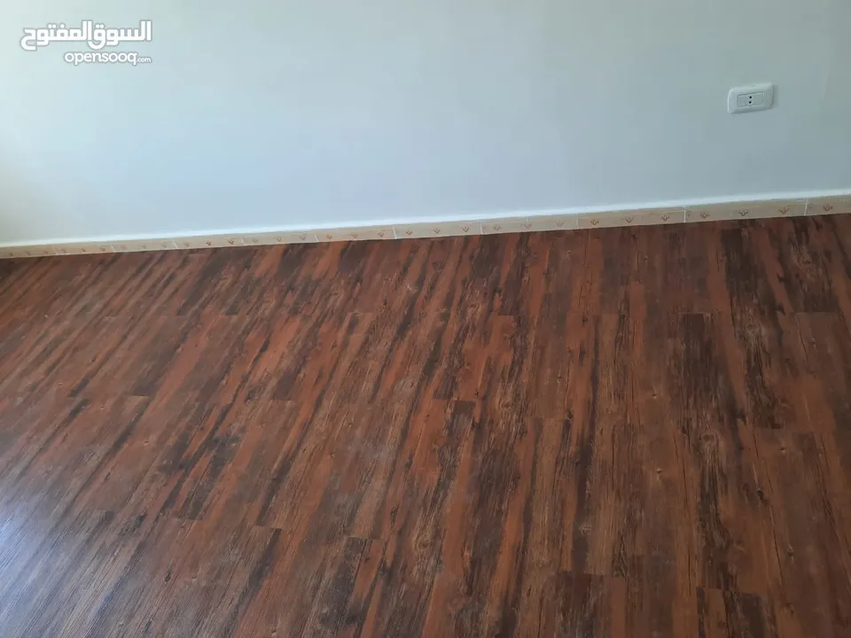 ارضيات باركيه رولات شرحات pvc مواصفات اوروبي سهل تركيب الوان متعددده تنفيذ  خلال ساعات