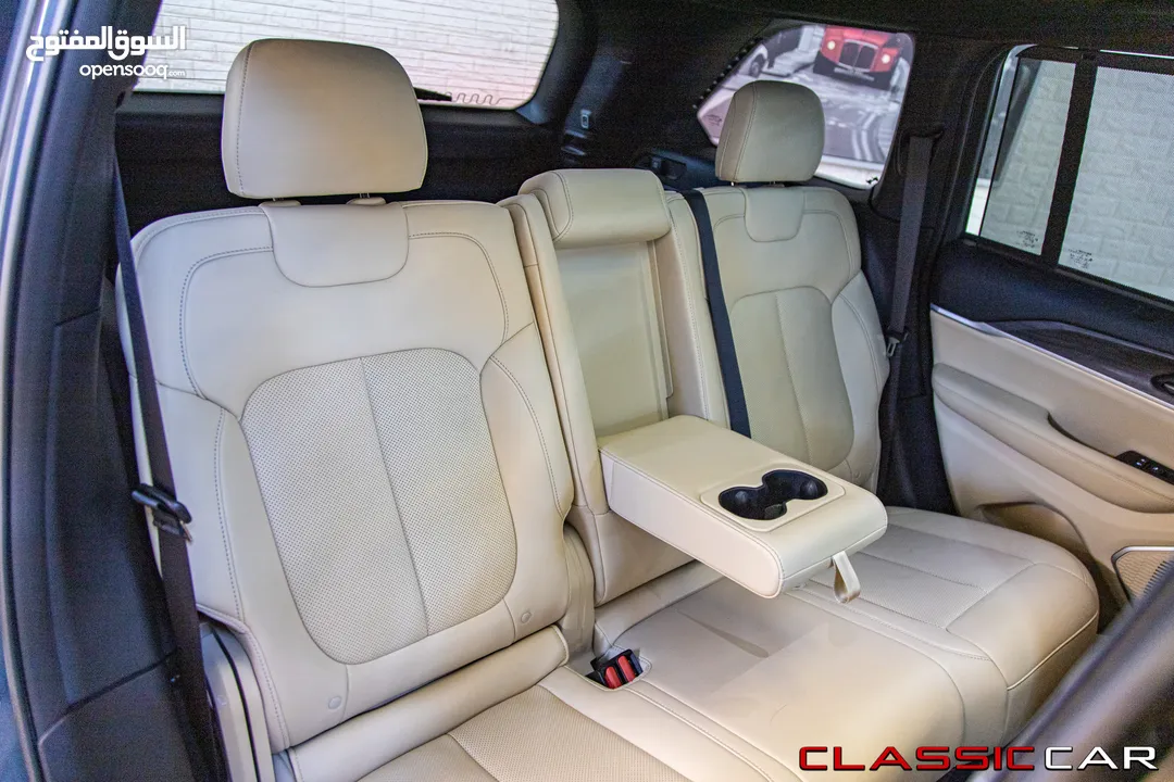 Jeep Grand Cherokee 2022 Limited Plug in hybrid 4xe  السيارة بحالة ممتازة جدا و قطعت مسافة 5000 كيلو