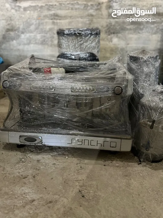 عدة محل كوكتيل كاملة مع طاولات وكراسي للبيع