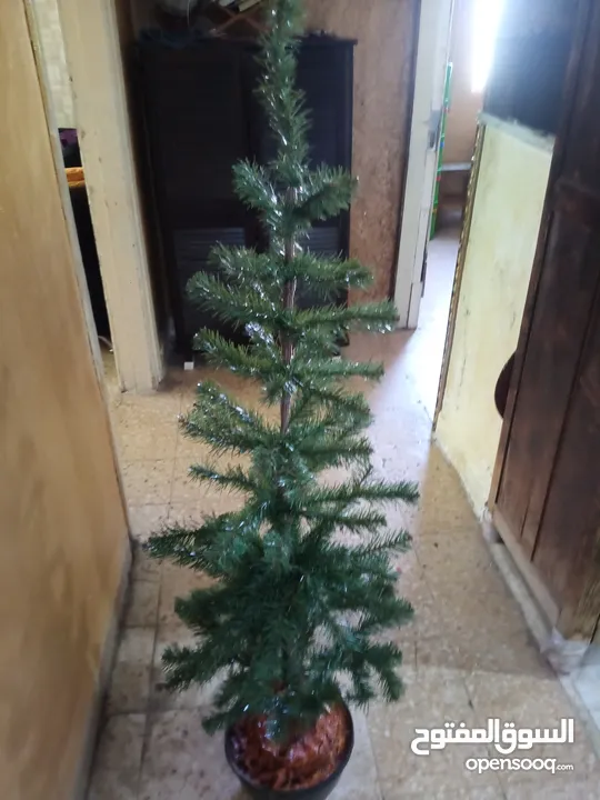 شجرة اصطناعية بحاله ممتازه
