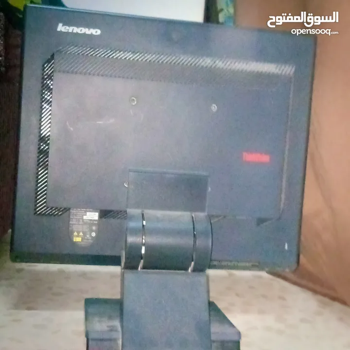 شاشه   Lenovo thinkvisio لا تاخذ مساحه كبيره من المكتب