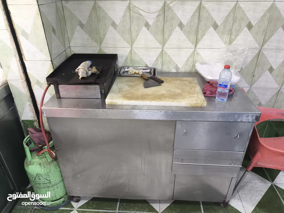 عدة مطعم كامله للبيع