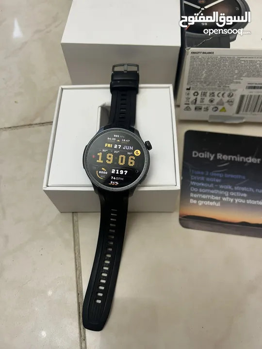 ساعة اميزفيت بلانس بحالة الوكالة (بالكرتونة) معها كامل اغراضها Amazfit Balance
