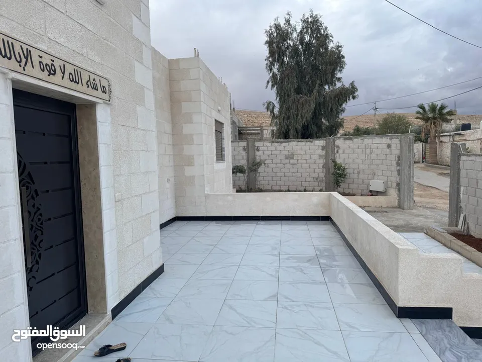 بيت للبيع مميز منطقه هادئه جدا