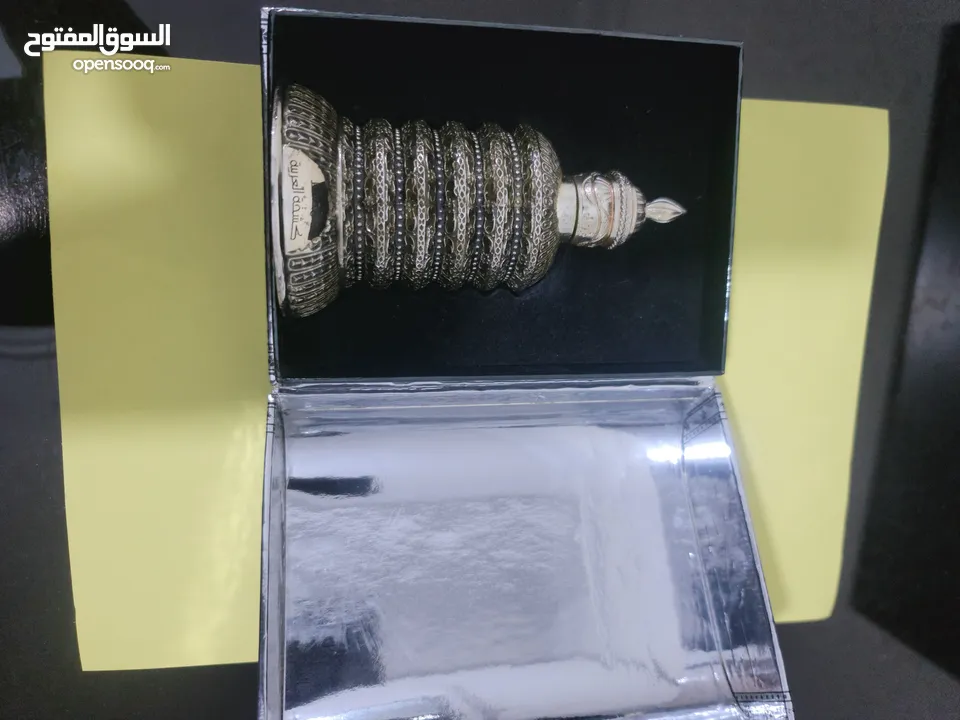 عطر قصه.  وعطر كشخه من العربيه للعود