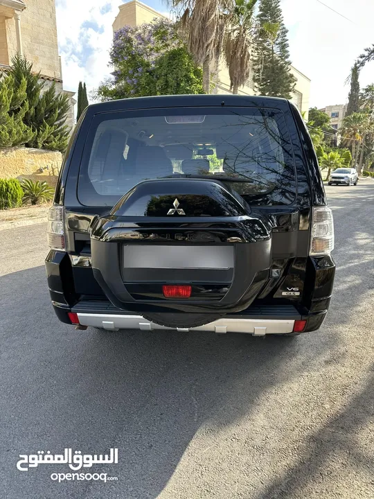 متسوبيشي باجيرو 2017