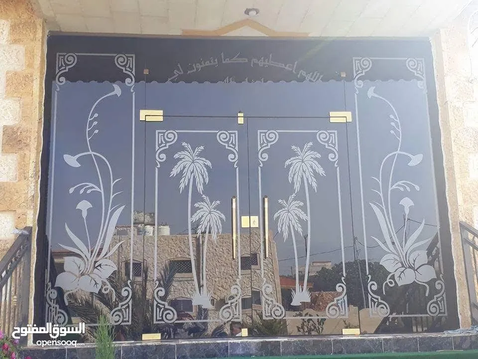 معرض رام الله الرونق للزجاج و مرايا و سيكوريت ستانلس ستيل  شور بكس سوكاريت  ارمان بترينات