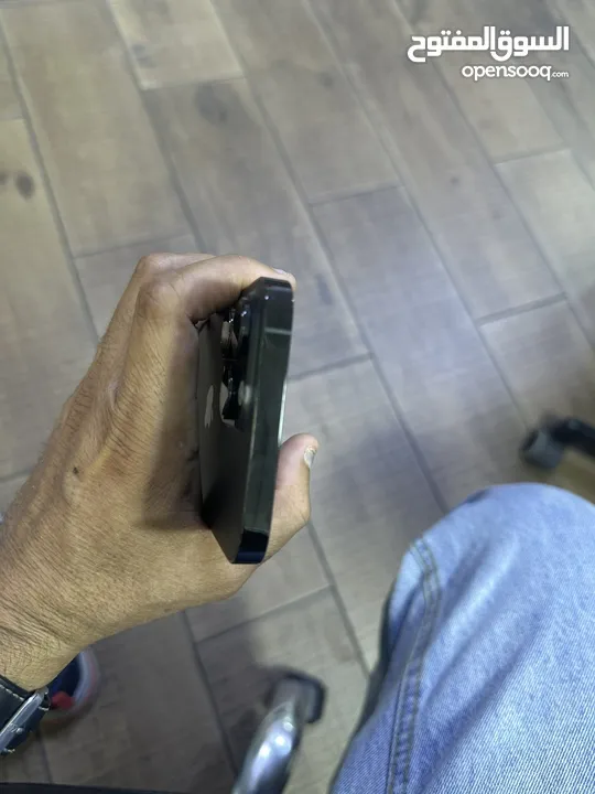 ايفون 14 برو ماكس  سعه الذاكره 1 تيرا  امريكي esim شريحه الكترونيه