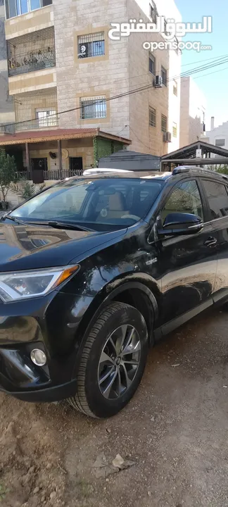 TOYOTA RAV4 XLE 2017  سبعة جيد . الدهان الاصلي . فتحة ثلاث حركات. صيانة حديثة