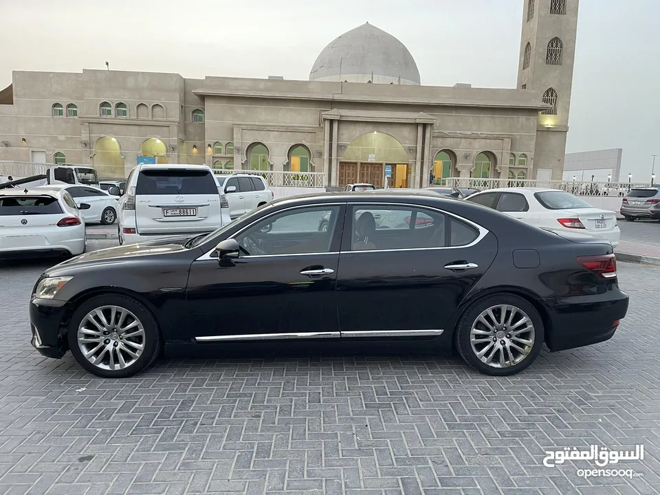 Lexus LS460 2013 ,low mileage super clean car , family used