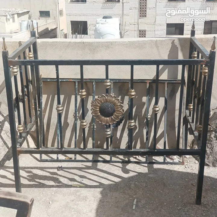 تخت حديد للبيبي من عمر 0 لـ 3 سنين