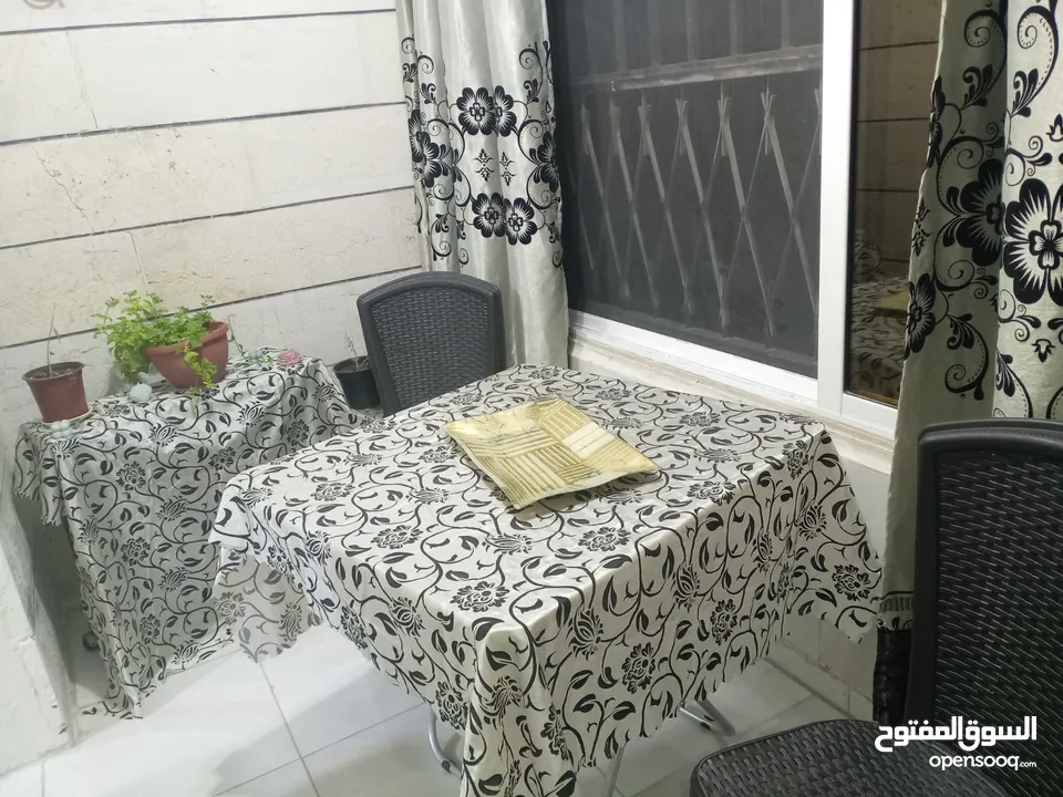 شقة للبيع بالقرب من دوار القبة طابق اول حي هادىء