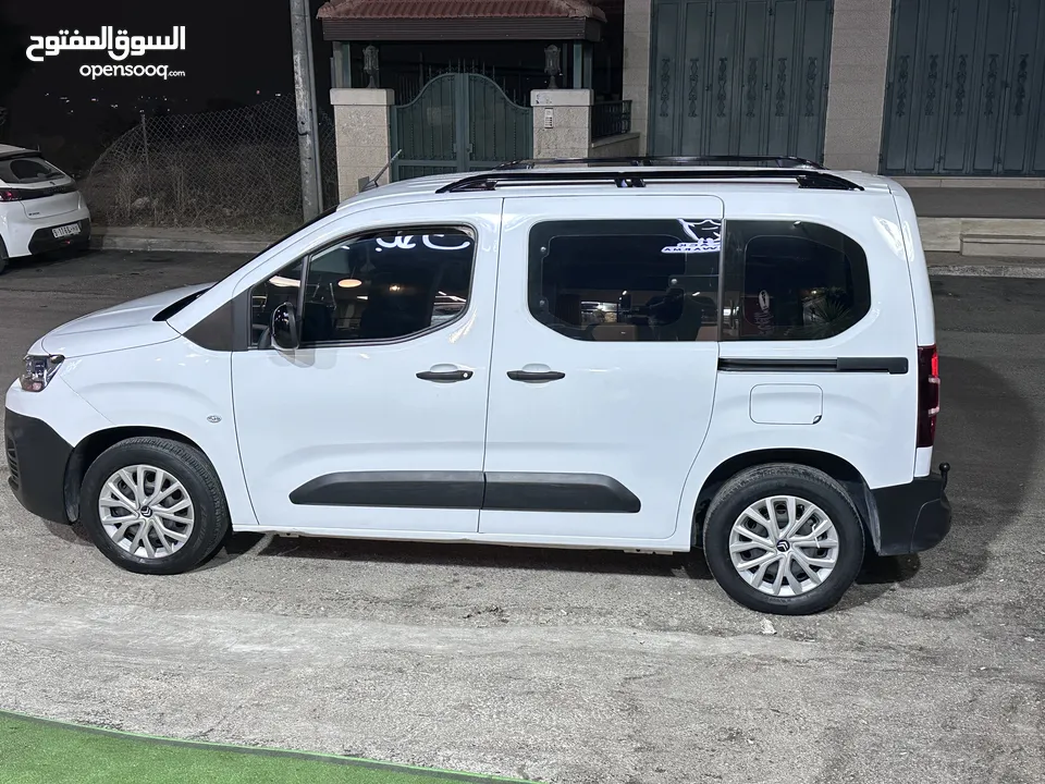 سيتروين برلنجو بحاله الوكاله بيع او بدل على كادي