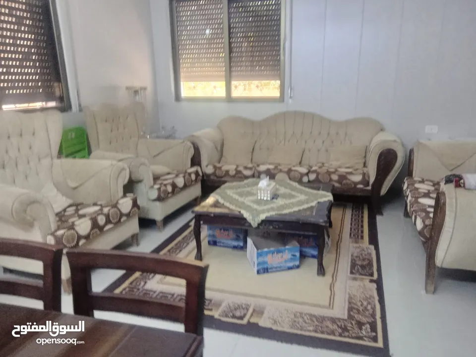 كنب مستعمل بحالت الوكاله