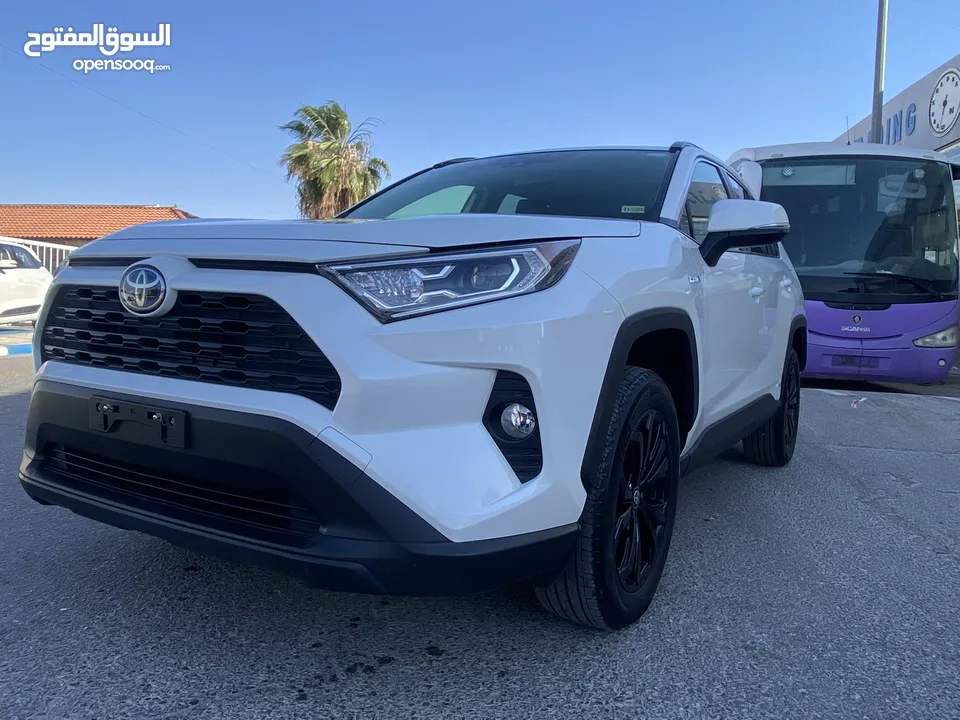 TOYOTA RAV4 XLE PREMIUM