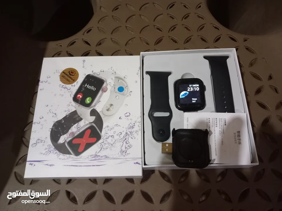 وارد الخارج ساعة يد ذكية شبية ساعة أبل أو ساعة آيفون  ماركة Hello smart watch بها مميزات كثيرة  اجرا