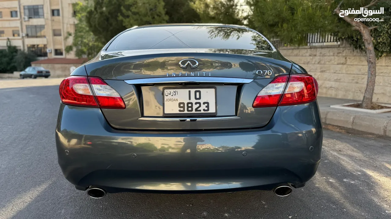 سيارة إنفينيتي Q70 2014 للبيع