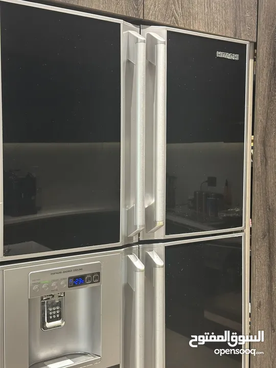 ثلاجة هيتاشي ياباني (minus-zero cooling system) أربع أبواب للبيع بحالة ممتازة