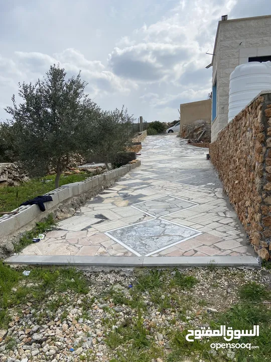 بيت ريفي مع مزرعة