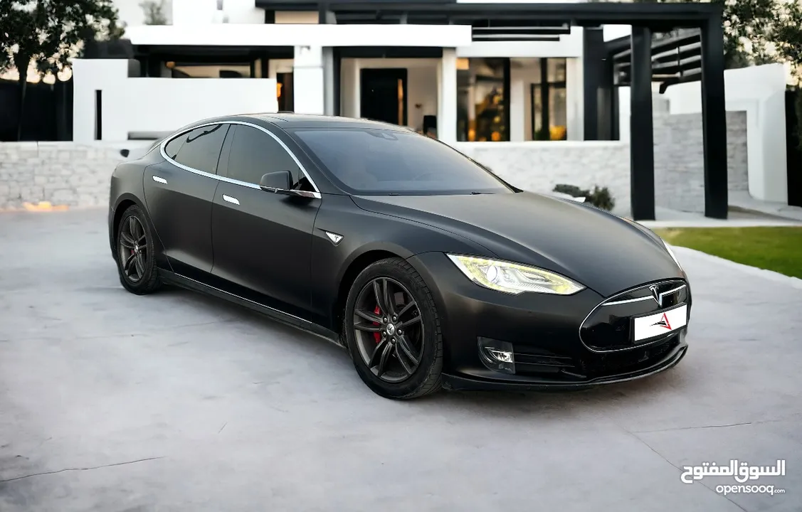 Tesla Model S 2015 - GCC - Dual Motor - P85 D - Full Service History - No Accident