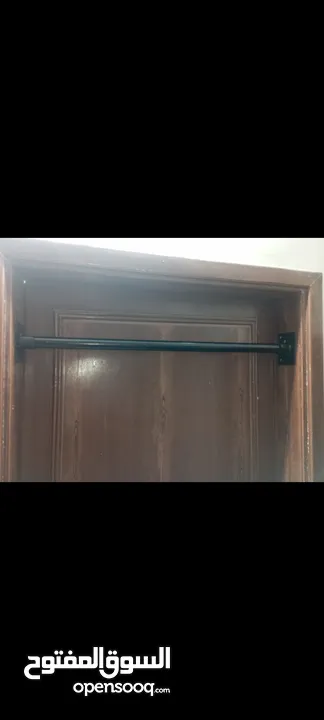 عقله للبيع     ...............................................................