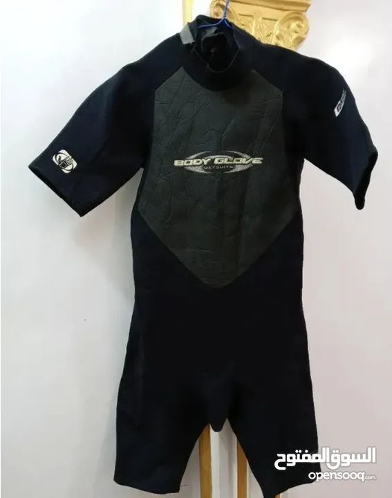 بدلة سباحة نظيفة جدا