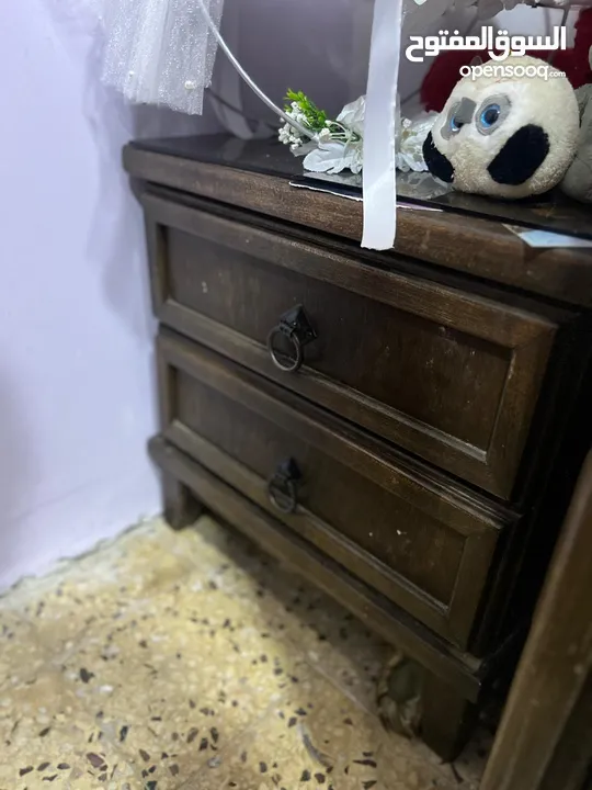 غرفه نوم فخمه وانيقه مفرده شبه جديده خشب عيار ثقيل اقرء الوصف كامل مشان تستفادو واذا بدكم فيديو كمان