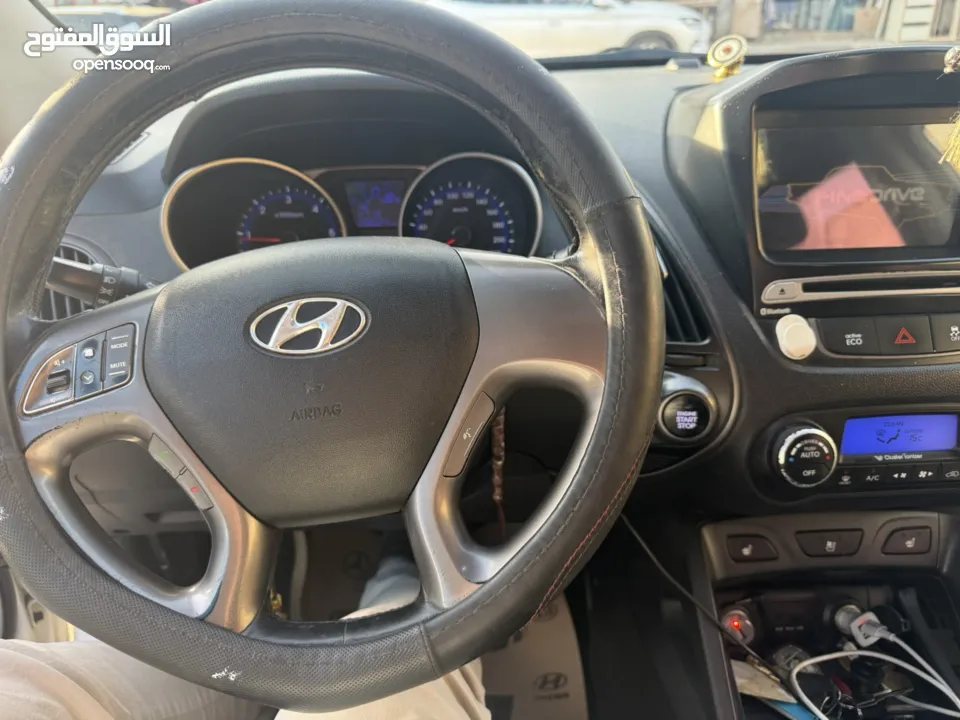 توسان ترخيص 2014 فل مع فتحه وبصمه رخصه وتامين شامل