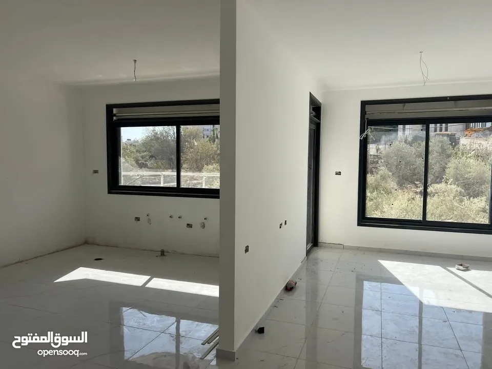 شقه للبيع في البيره في سطح مرحبا موقع ممتاز