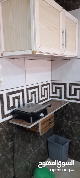 مطعم  بكامل تجهيزاته للبيع مع المحل .. الموقع المفرق