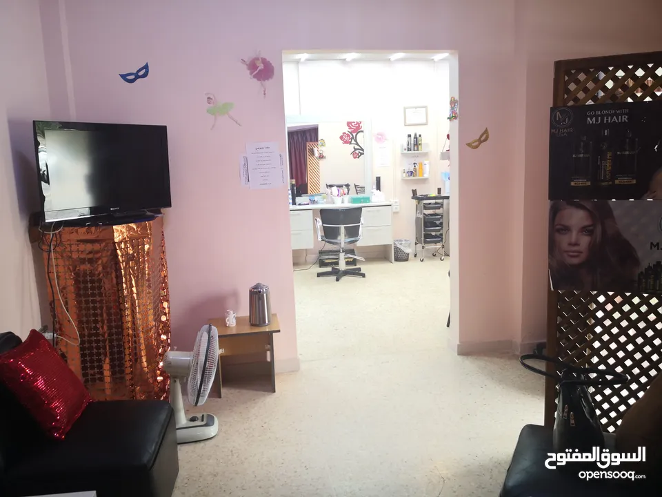 اثاث وادوات ومستلزمات واجهزة صالون سيدات للبيع شبه وكالة وباسعار مناسبة جدا في اربد  لا تتردد