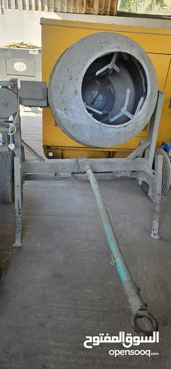 للبيع معدات بناء متنوعة . بوبكت . جنريترات . سكلات .جيكات و الى اخرى