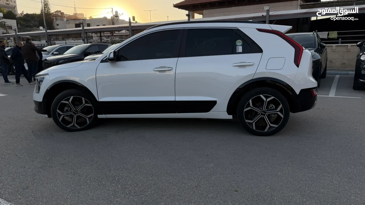 كيا نيرو ترخيص 2023 محرك 1600 هايبرد جير أوتوماتيك 141 حصان