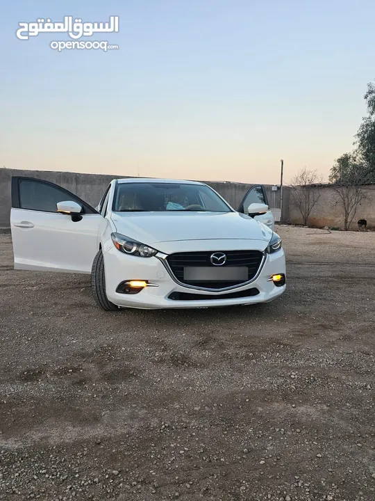 MAZDA   2018. ZOOM3.