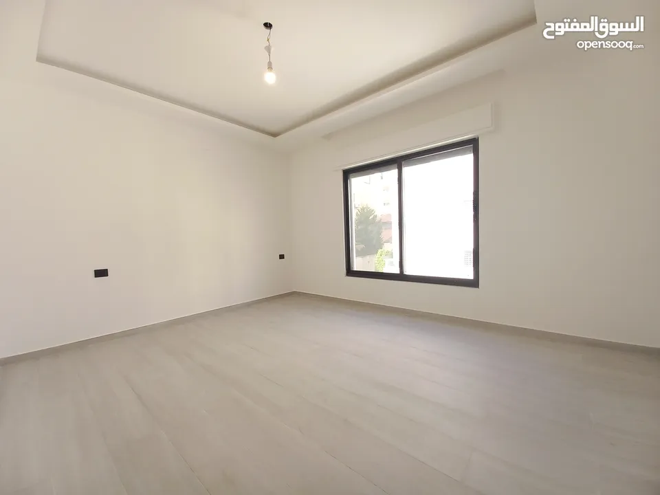 شقة غير مفروشة للايجار في دير غبار  ( Property 37762 ) سنوي فقط