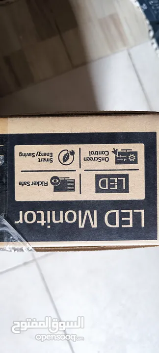 للبيع شاشه كمبيوتر قياس 19 انش ال جي LG