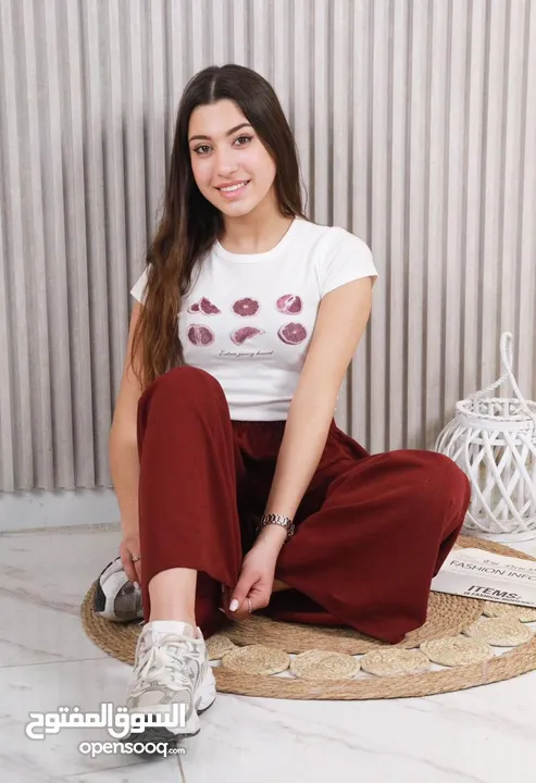 البنطلون الواسع الأنيق   جربي الراحة والأناقة مع هذا البنطلون الواسع بلونه الملكي وتصميمه العصري!