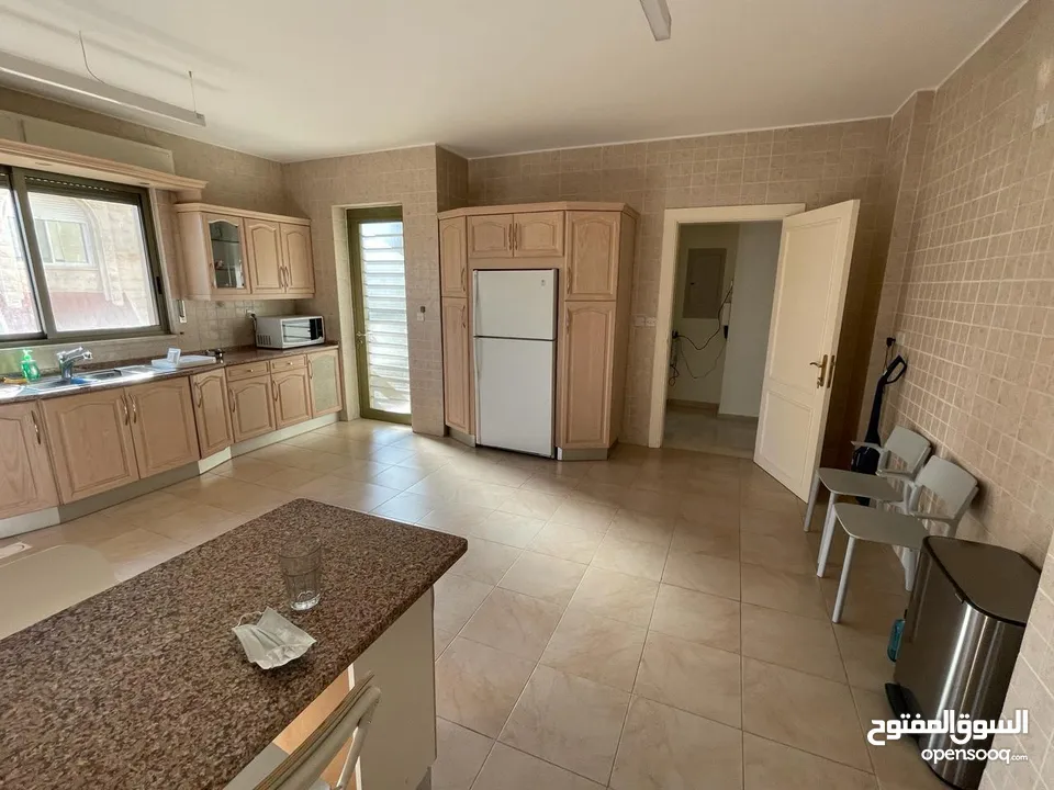 Unfurnished Apartment For Rent In Abdoun ( Property 38858 )-174796143