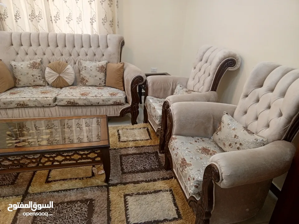 طقم كنب تفصيل للبيع