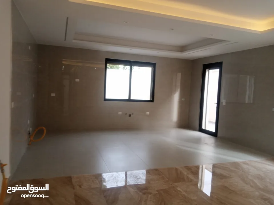 شقه للبيع في عبدون- ref:14680